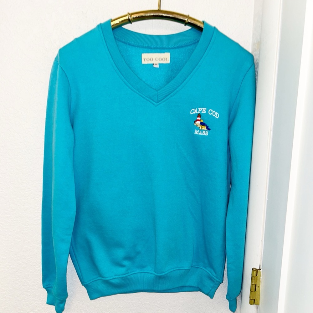TOO COOL The Vintage Style Embroidered CAPE COD Lighthouse Logo Sweatshirt SZ: M